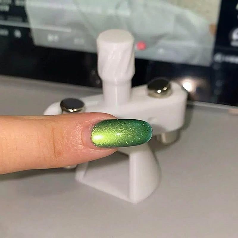 ✨Hot Sale 50% OFF! 🌺Rotating Cat-Eye Nail Magnet Tool