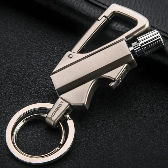 🏕️ THE #1 SURVIVAL TOOL – 10,000 Guaranteed Lights + Bottle Opener! 🔥Flint Lighter Keychain📢📢Last 3 hours: Big Sale⏰⏰