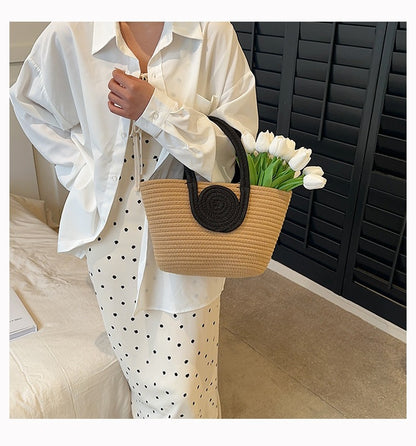 Simple round-shaped straw commuter tote bag for women