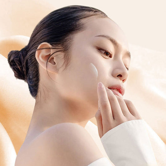 🎁2025 Hot Sale ☃️Radiance Makeup Cream – Naturally Brightens and Moisturizes Your Skin✨