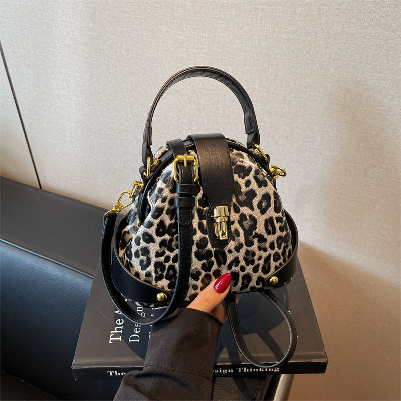 👜 LIMITED-TIME 50% OFF! ✨ Color-Blocked Shoulder Bag – PU Leather, Multiple Carrying Options, Metal Hardware ✨