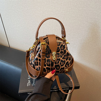 👜 LIMITED-TIME 50% OFF! ✨ Color-Blocked Shoulder Bag – PU Leather, Multiple Carrying Options, Metal Hardware ✨