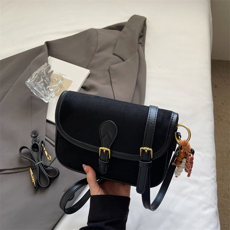 🔥2025 Hot Sale🔥Women’s Saddle Crossbody Bag with Charm