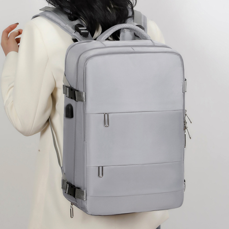 💼 50% Off – Large Capacity Business Backpack with USB Port